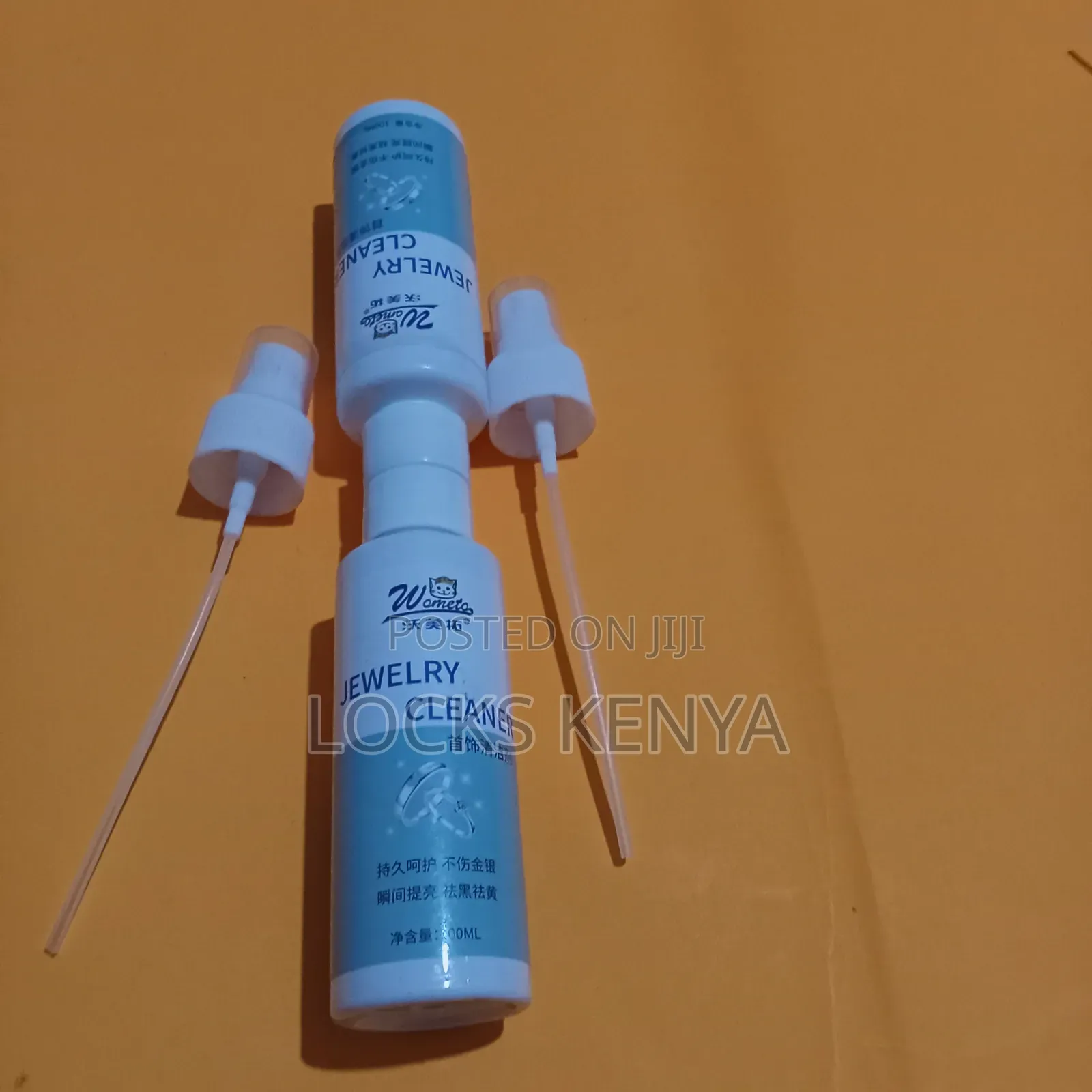Revitalizing Jewelry Cleaner