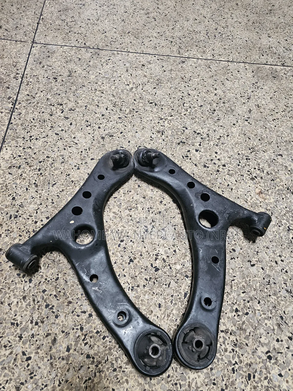Control Arm for Noah Voxy