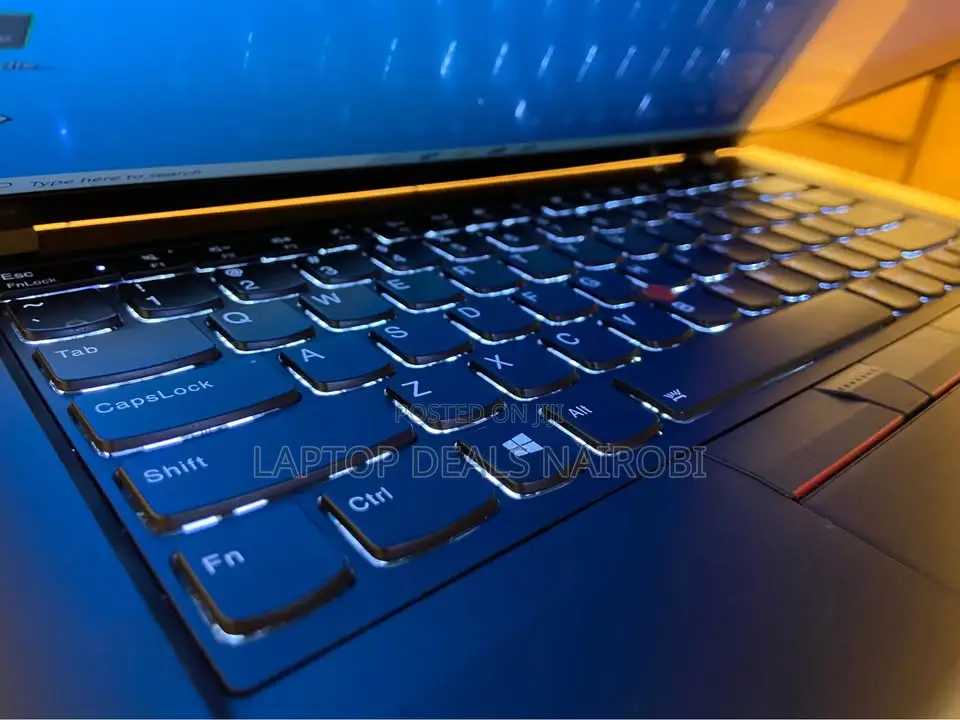 Laptop Lenovo Thinkpad T490s 8GB Intel Celeron SSD 256GB
