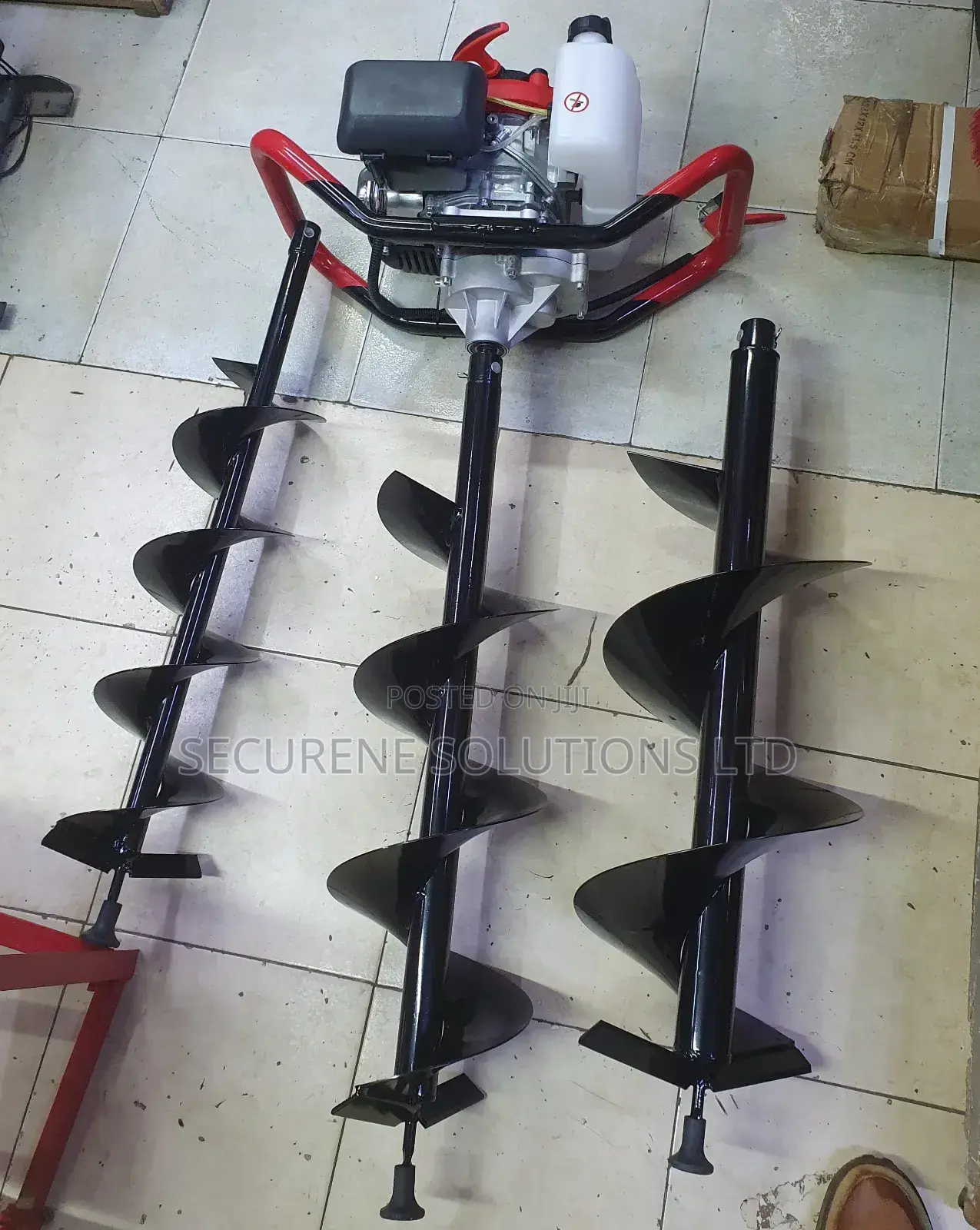 Earth Auger/3 Blades, Petrol and Gasoline Differently