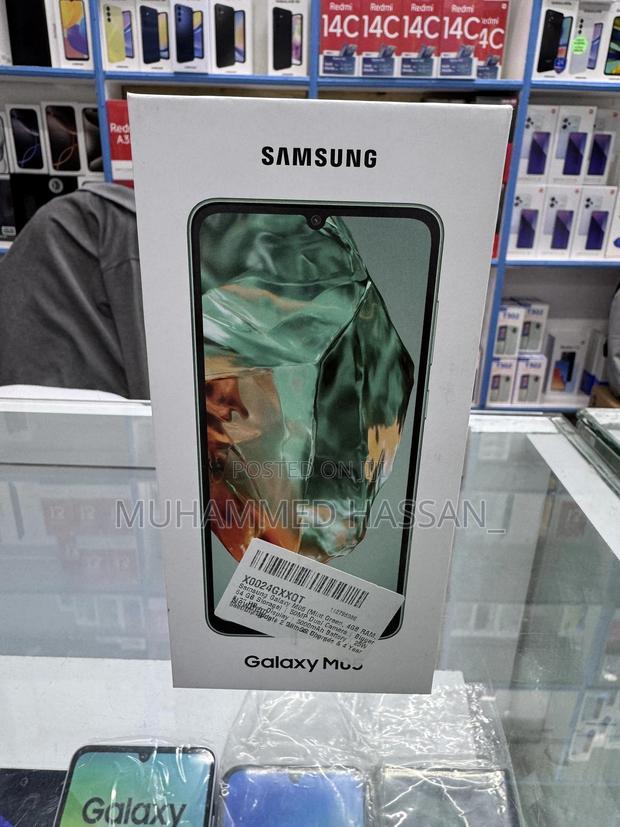 New Samsung Galaxy M05 64 GB Silver - main view