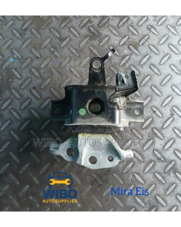 Daihatsu Mira Eis Engine Mount.
