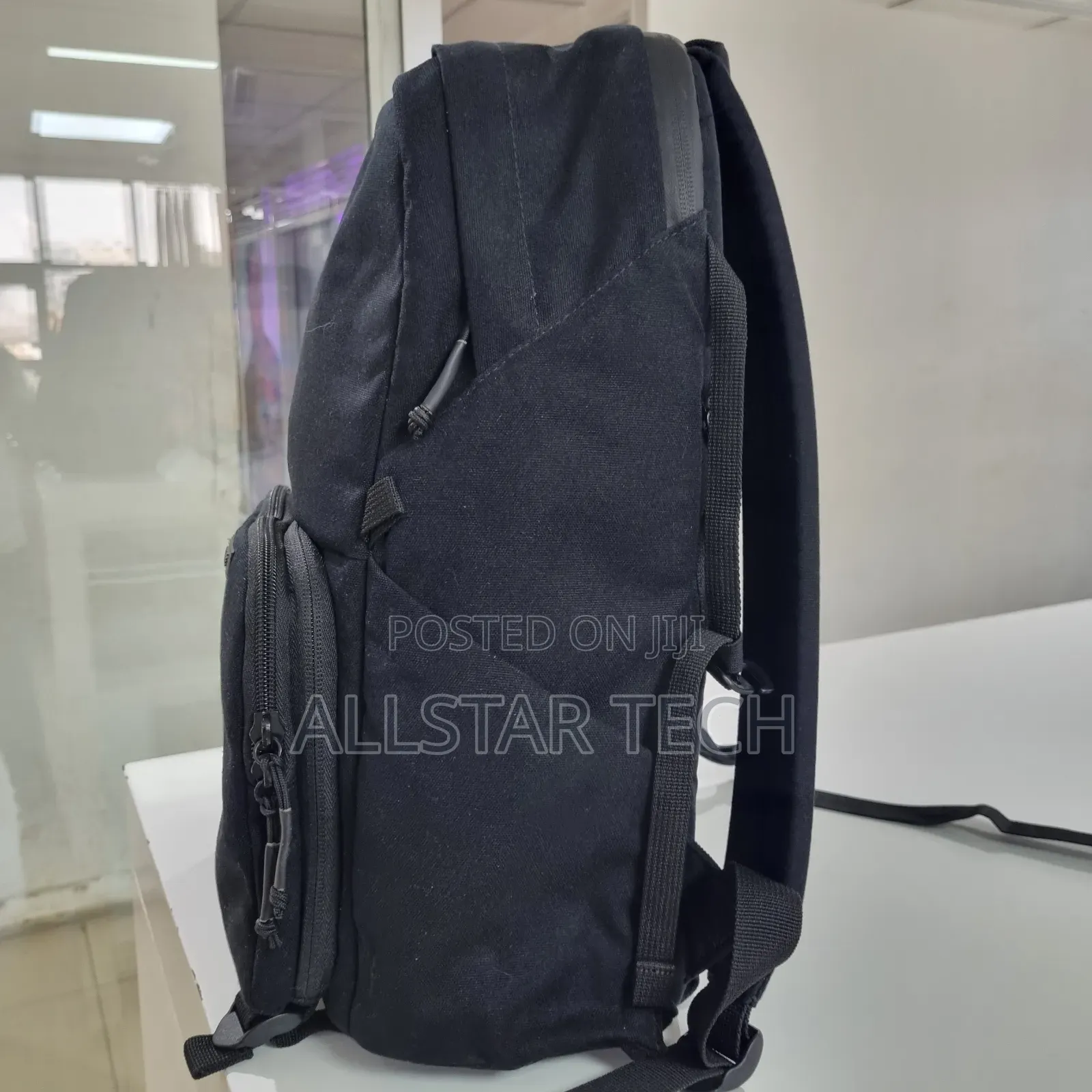 Brevite the Jumper Camera Backpack (Triple Black)