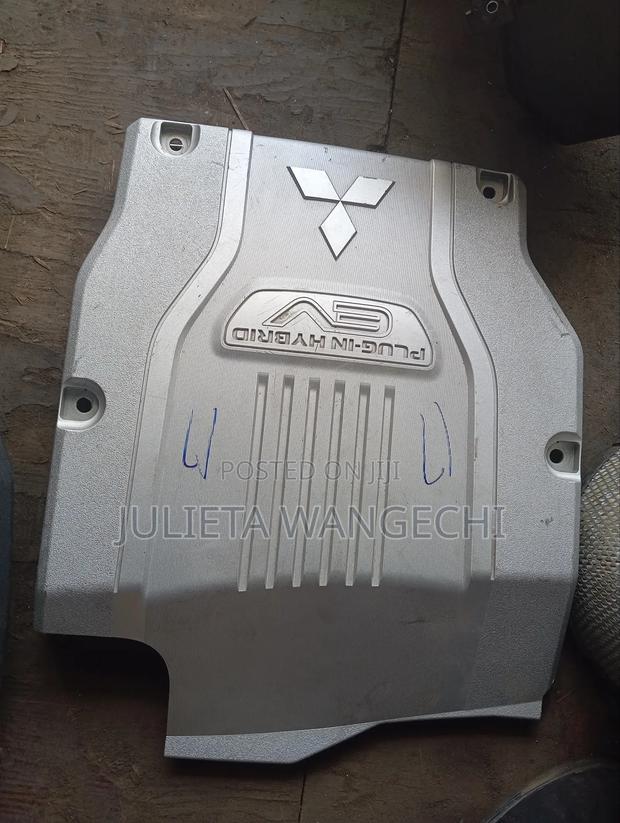 Engine Cover Mistubish Outlander Hybrid 2017. - thumbnail 2