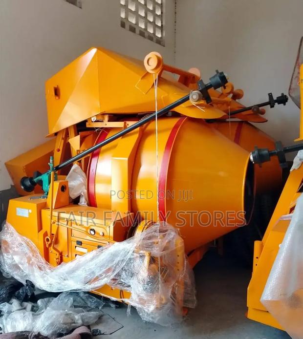 Self Loading Concrete Mixer - main view