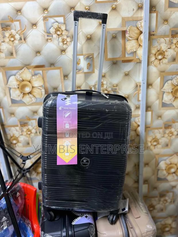 KSH 4000(Rubber __Unbreakable _Medium _Suitcase - main view