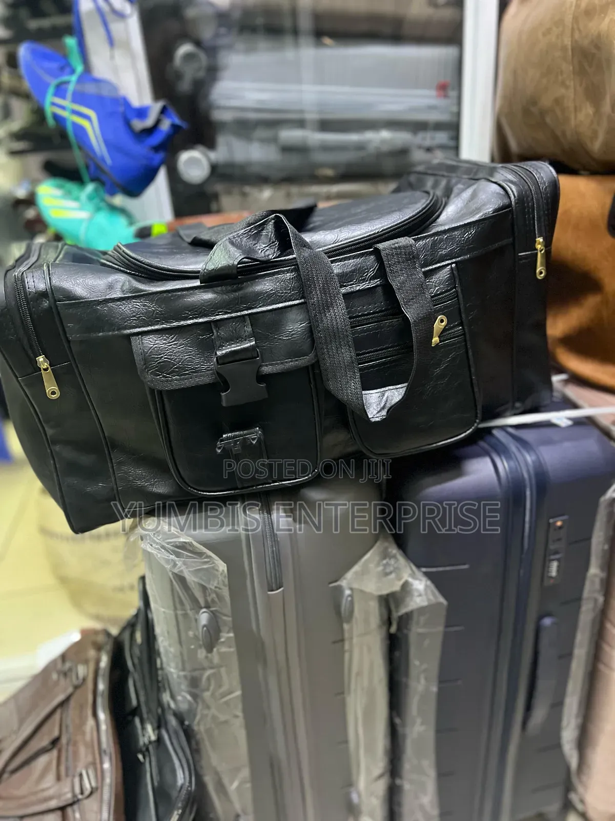 Black Leather Travel Large Bags at 1600