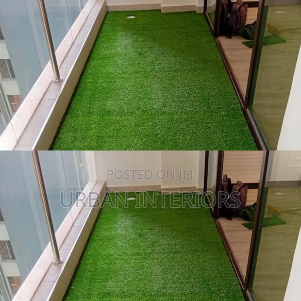 Artificial Grass Carpet for Modern Balconies - main view