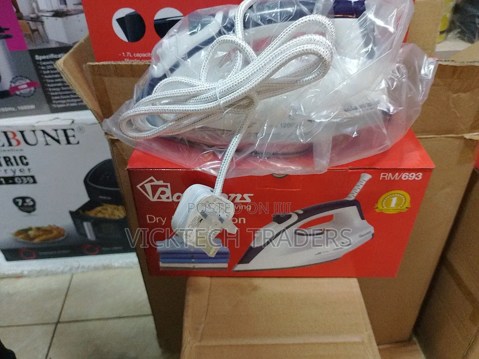 Iron Box! Ramtons Dry Iron Box With Spray Rm/693