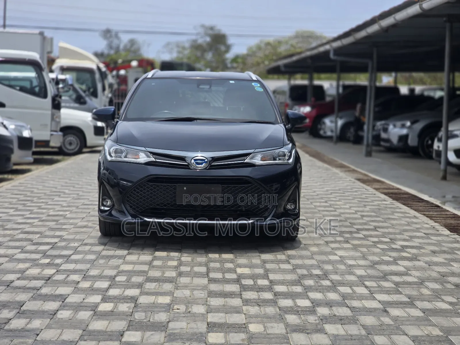 Toyota Corolla Fielder 1.5 Hybrid FWD 2018 Blue