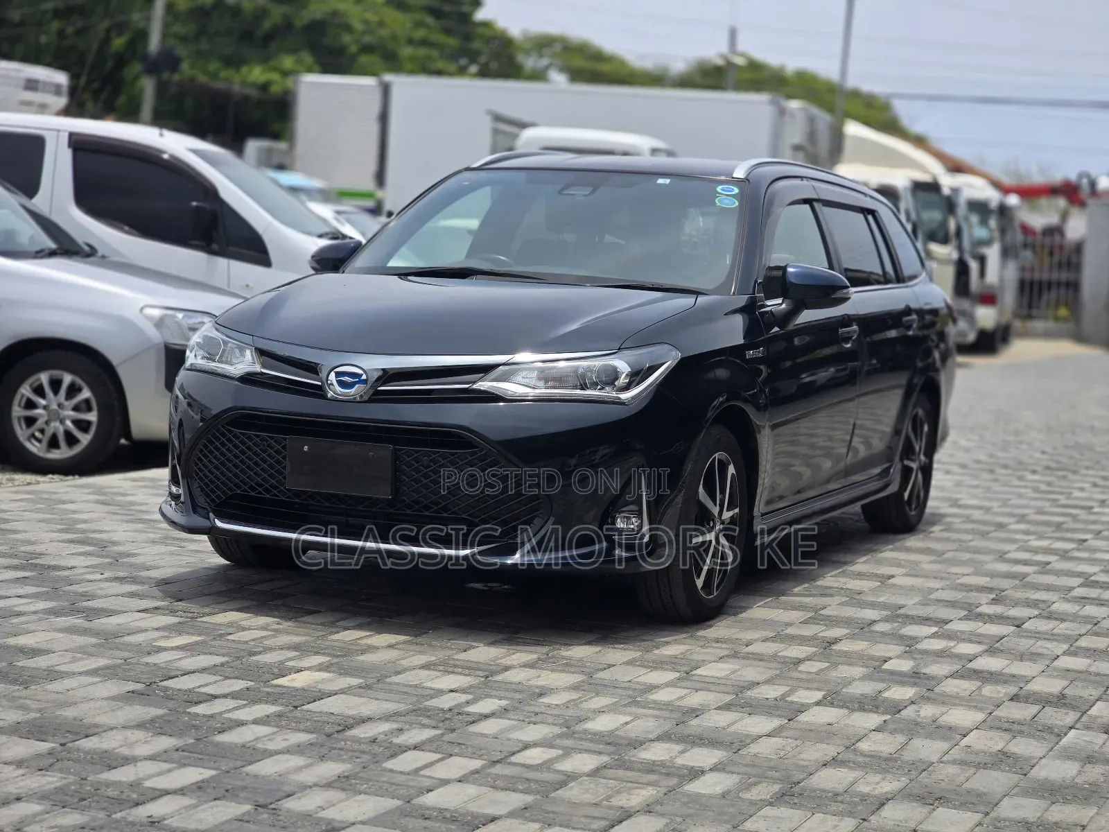 Toyota Corolla Fielder 1.5 Hybrid FWD 2018 Blue