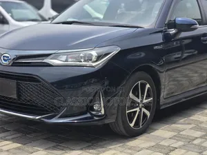 Toyota Corolla Fielder 1.5 Hybrid FWD 2018 Blue