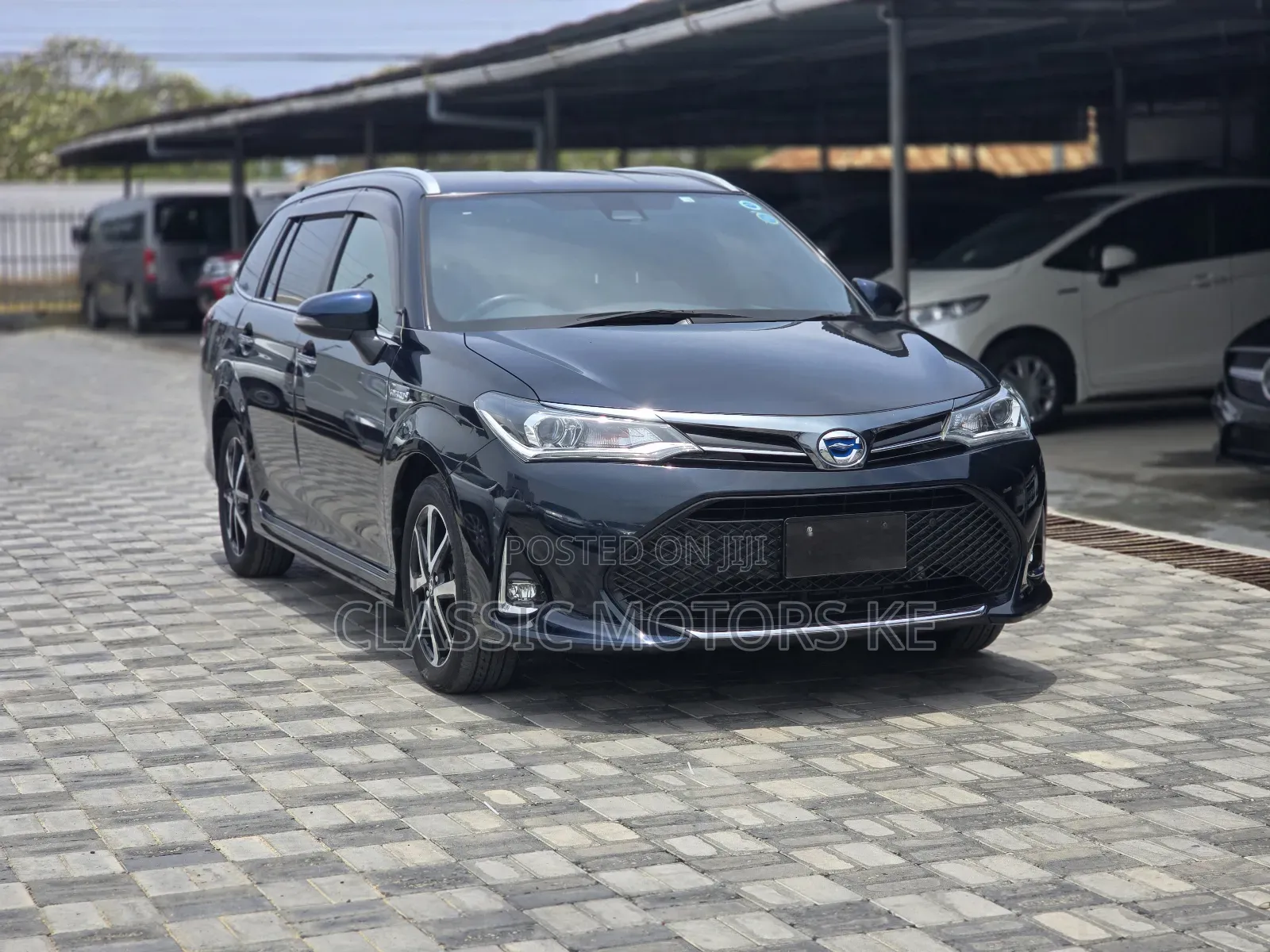 Toyota Corolla Fielder 1.5 Hybrid FWD 2018 Blue