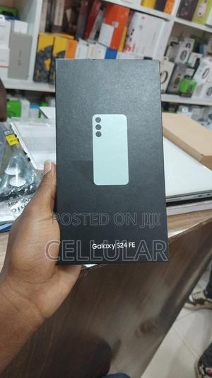 New Samsung Galaxy S24 FE 256 GB Green - main view