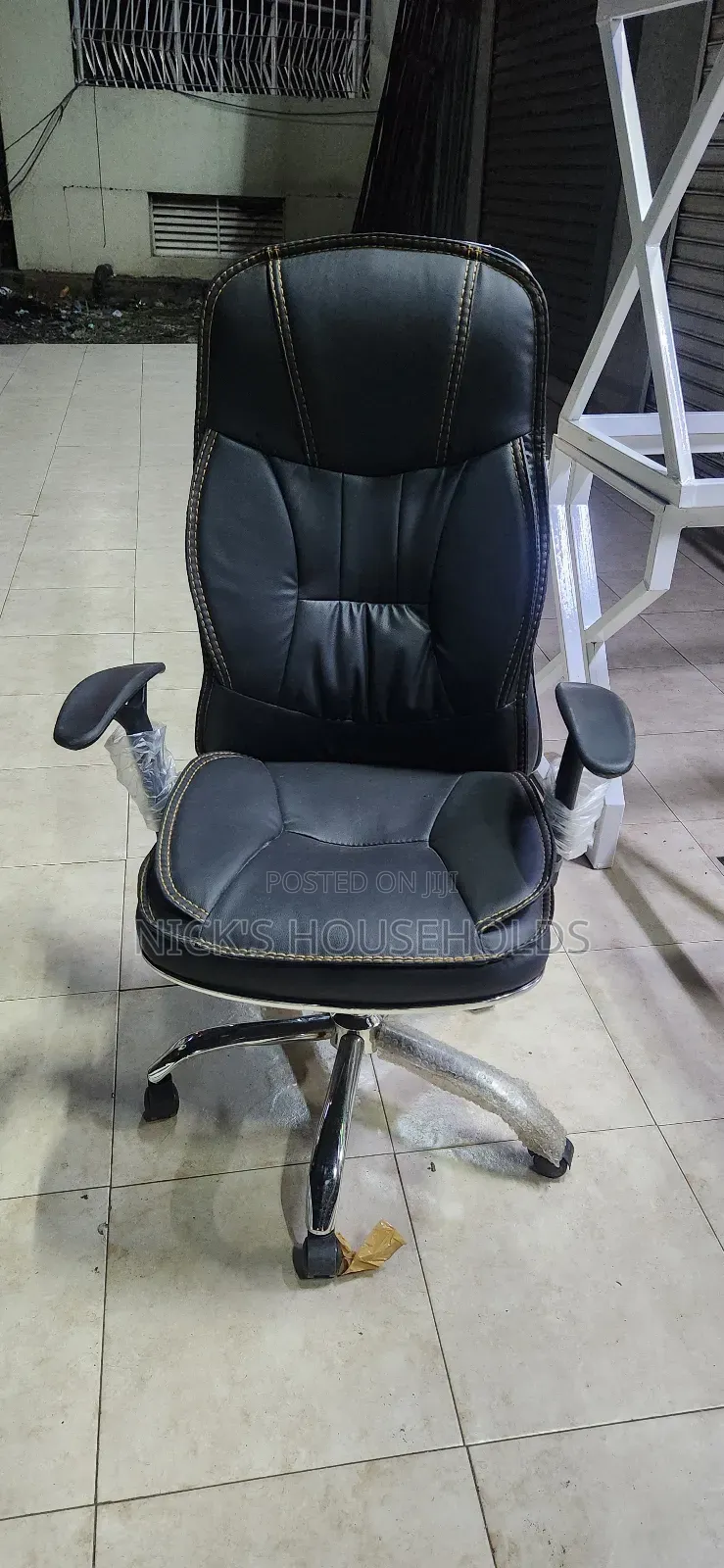 Office Chair With Sponge Backrest