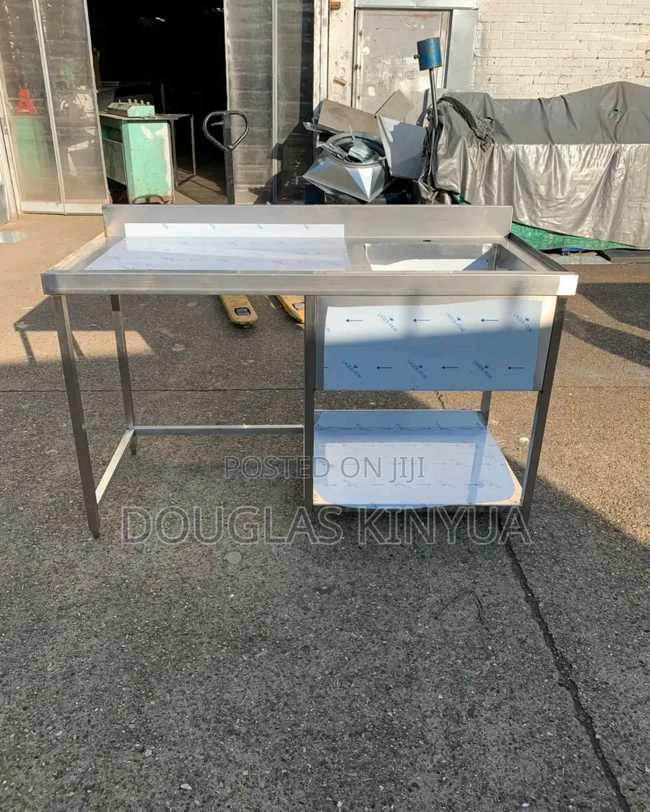 Stainless Steel Modern Commercial Kitchen Washing Sink.
