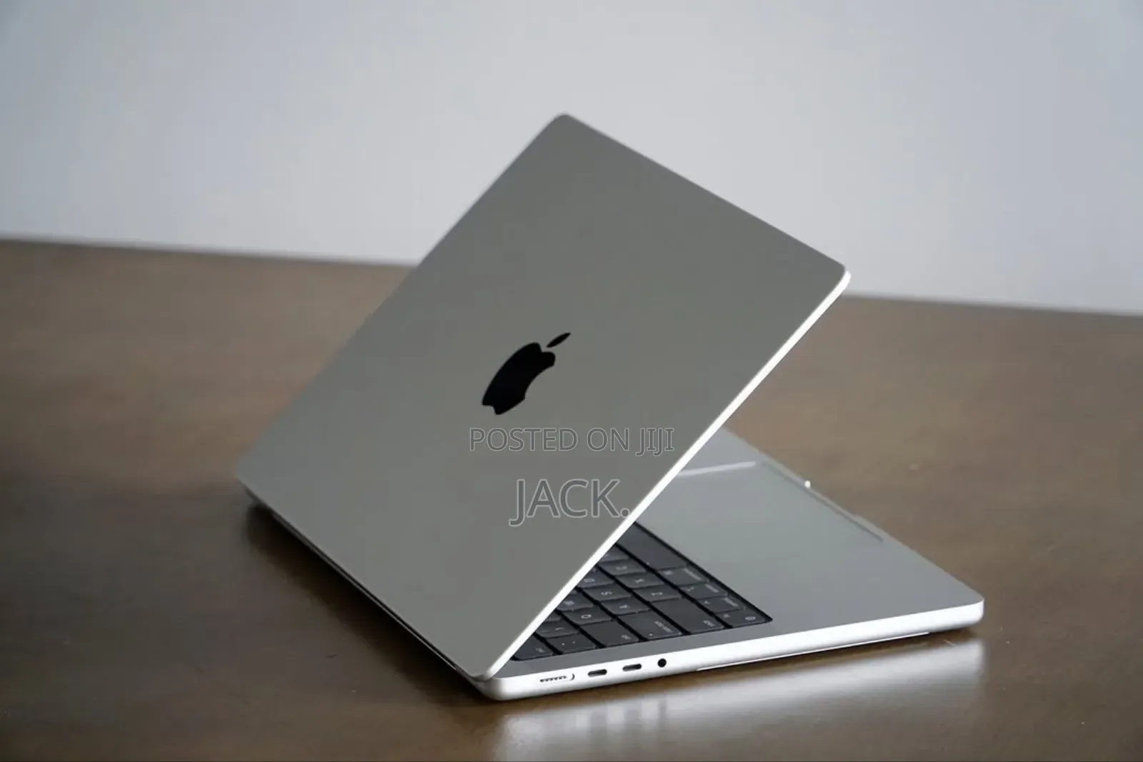 Laptop Apple MacBook Pro 2023 M2 Pro 16GB Apple M2 SSD 512GB