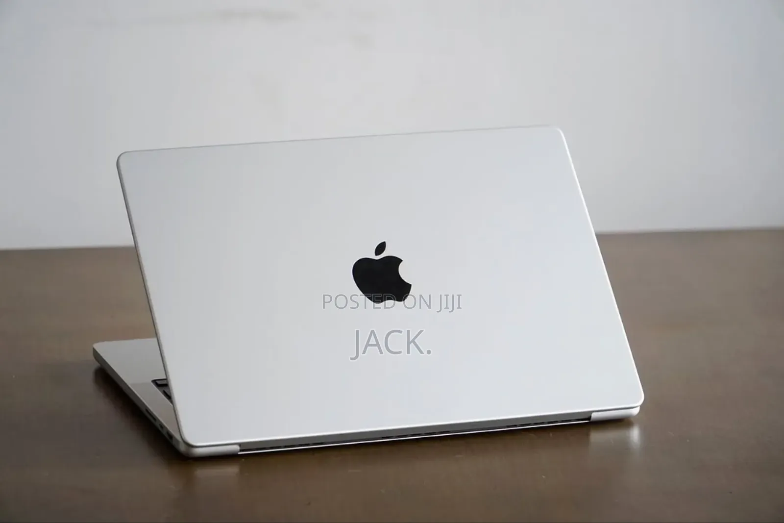 Laptop Apple MacBook Pro 2023 M2 Pro 16GB Apple M2 SSD 512GB