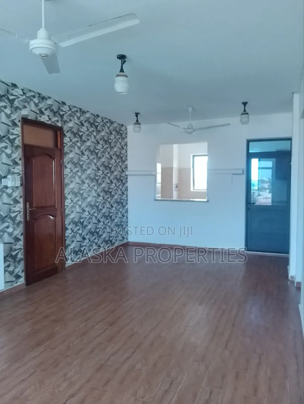 3bdrm Apartment in Beach Road Estate, Nyali for sale