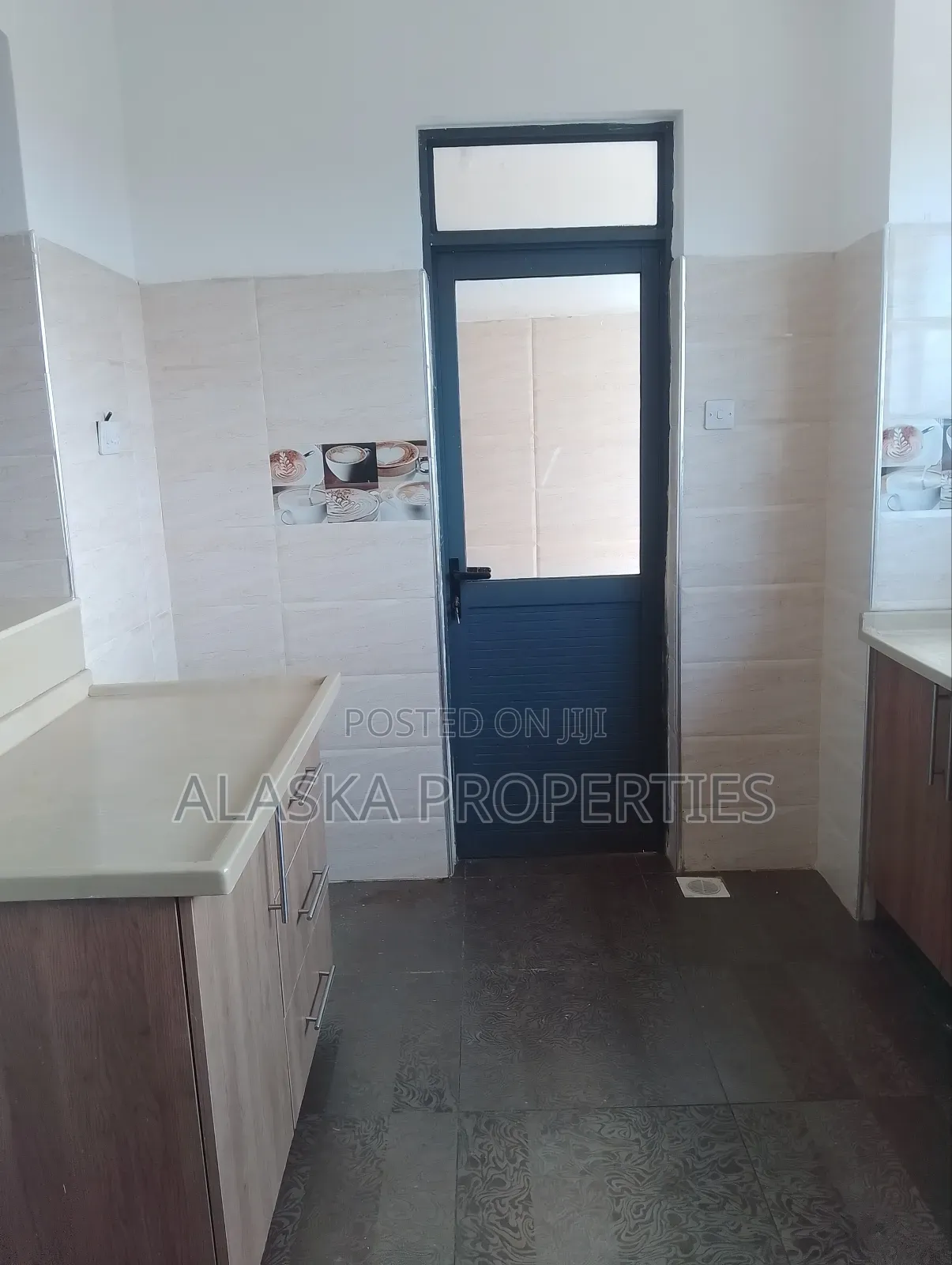 3bdrm Apartment in Beach Road Estate, Nyali for sale