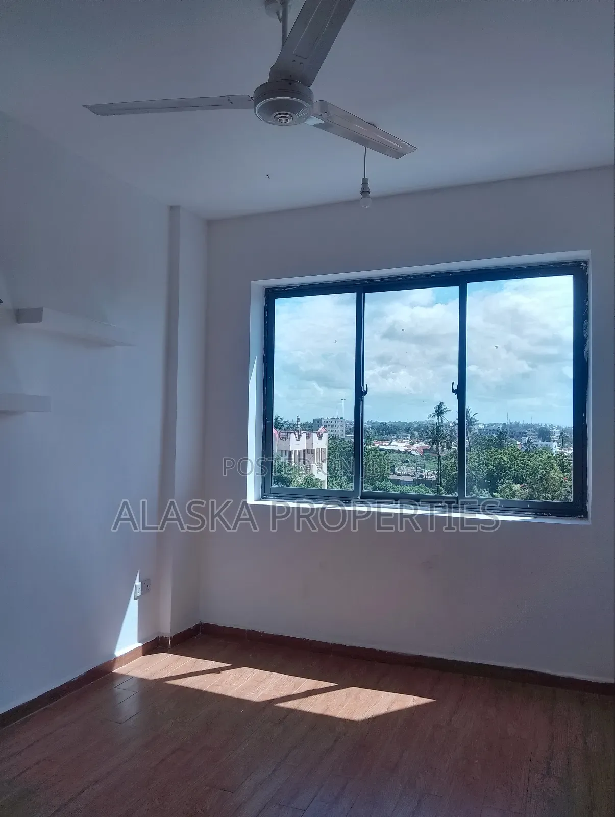 3bdrm Apartment in Beach Road Estate, Nyali for sale