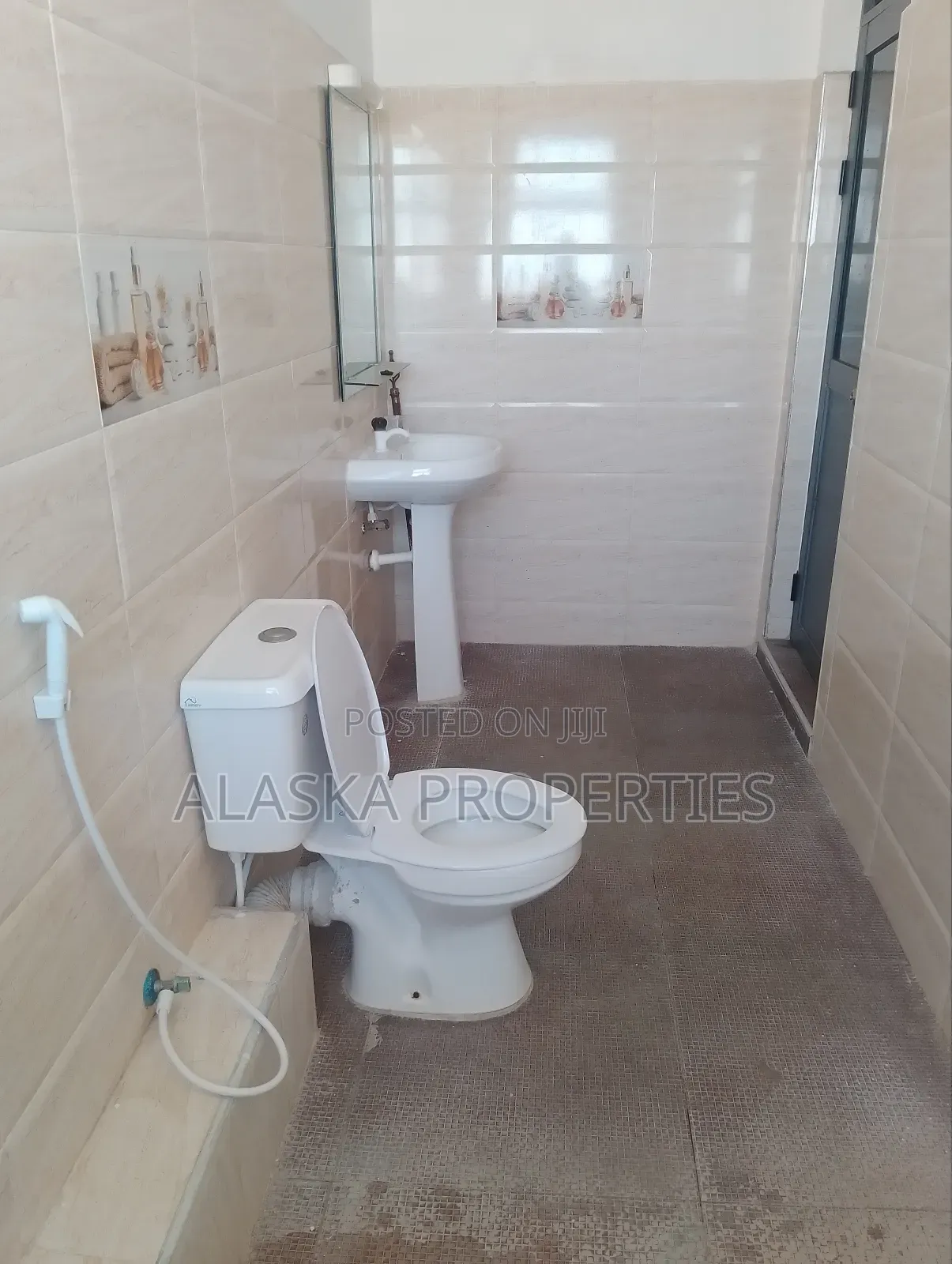3bdrm Apartment in Beach Road Estate, Nyali for sale