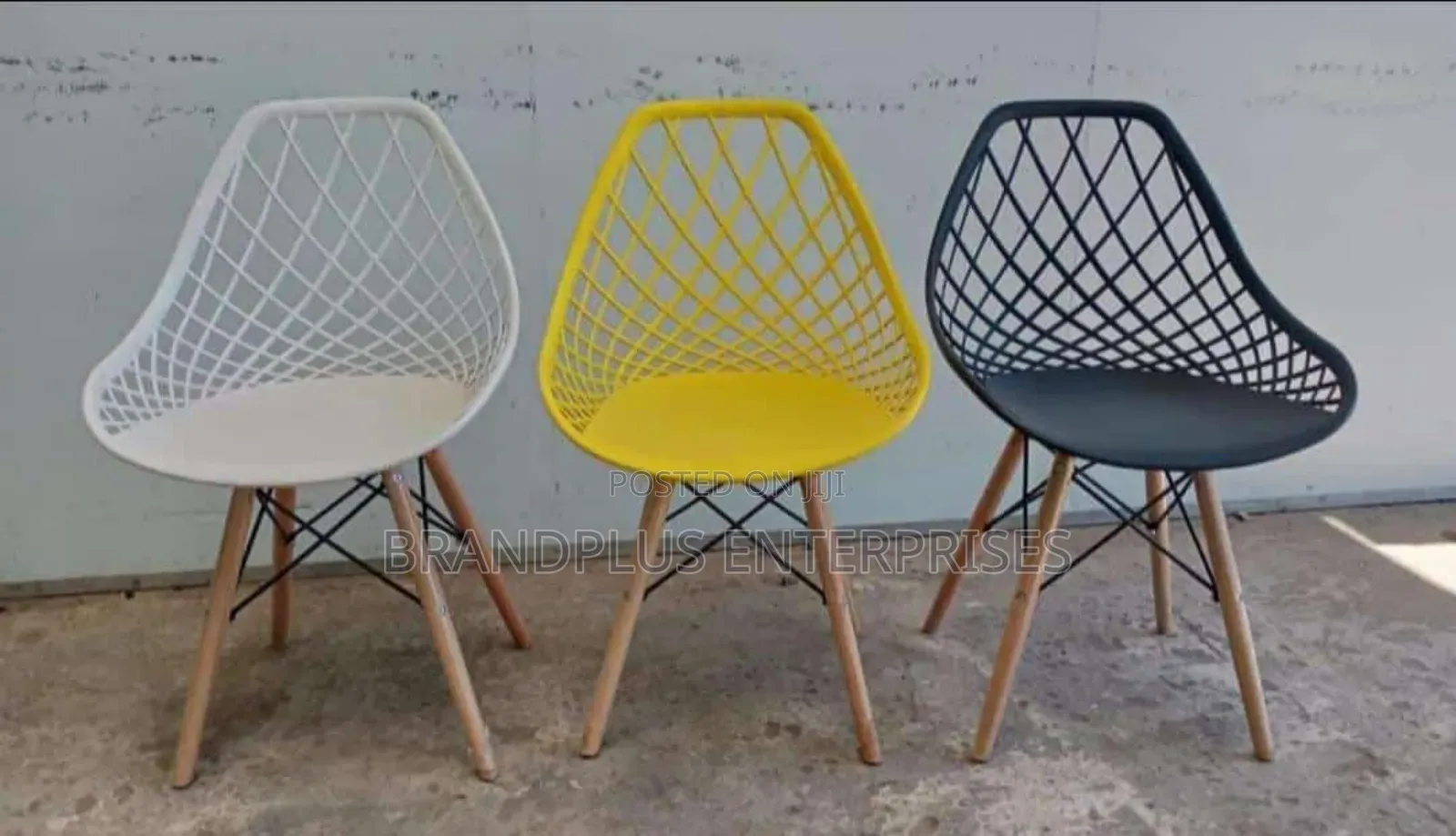 Mesh Bistro/Eames Chair
