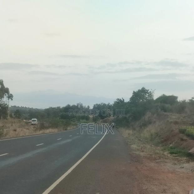 19 Acres Sagana Makutano Highway