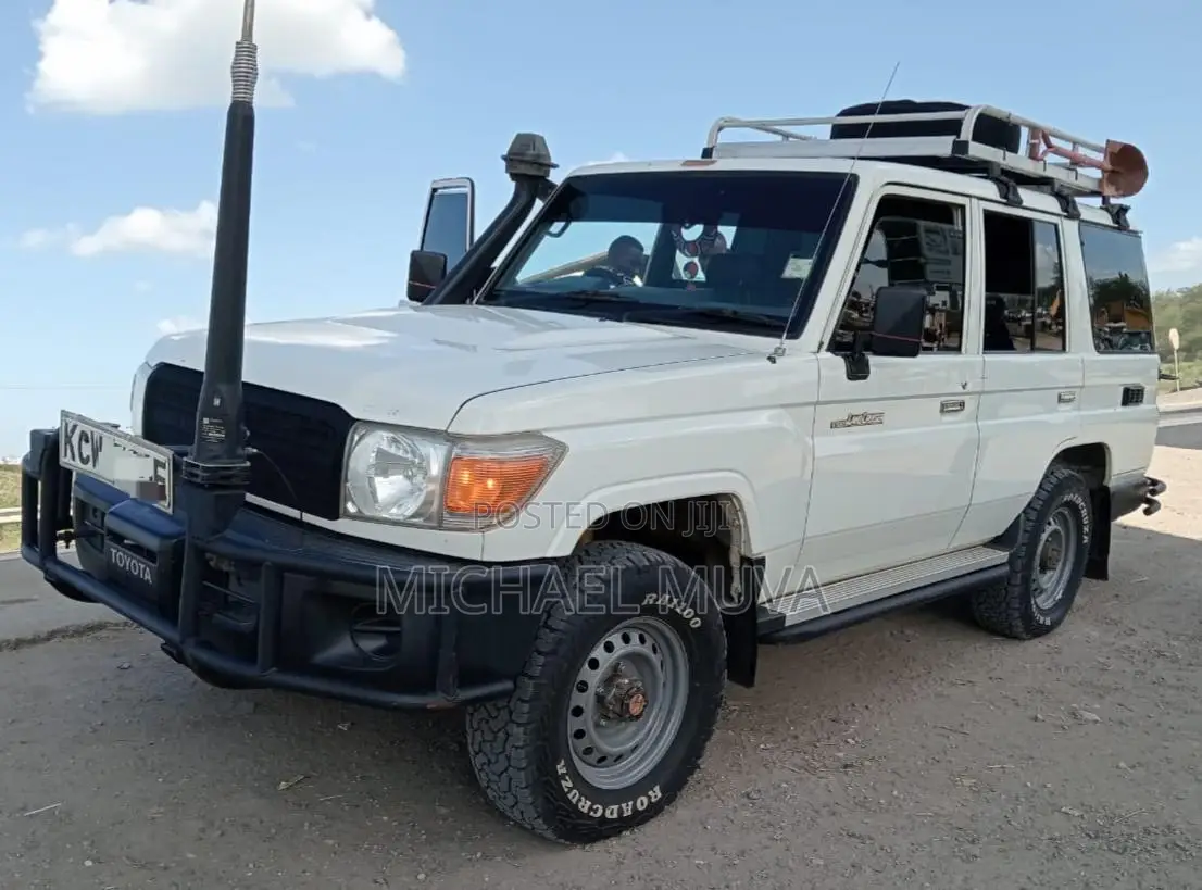 Toyota Land Cruiser 2014 White
