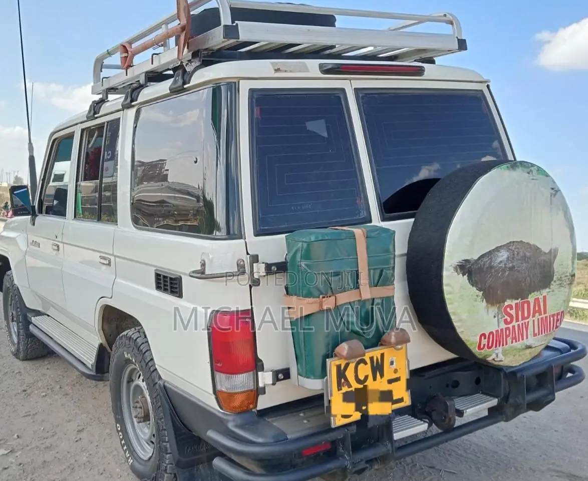 Toyota Land Cruiser 2014 White
