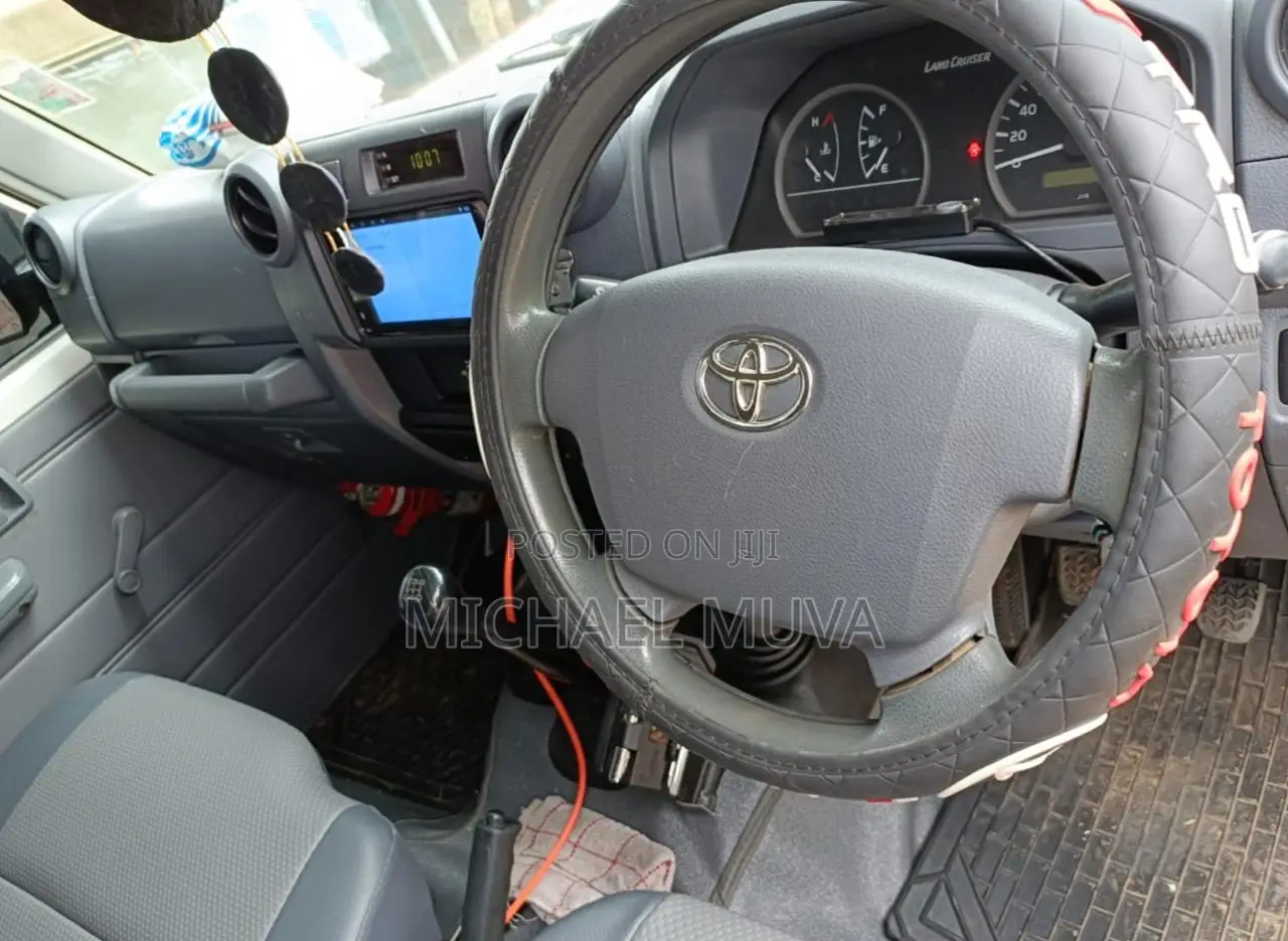 Toyota Land Cruiser 2014 White
