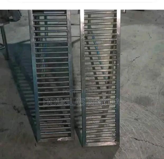 Stainless Steel Drainage Gaters. - main view