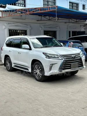 Lexus LX 570 AWD 2018 White