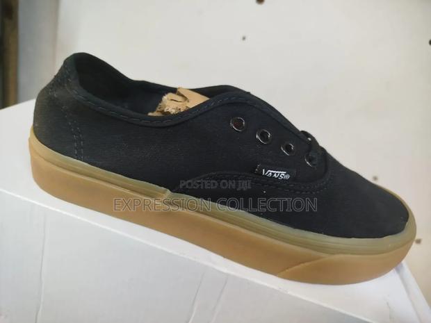 Classy Vans - thumbnail 5