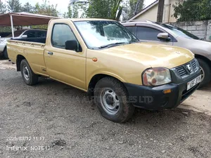 Nissan Hardbody 2008 Gold