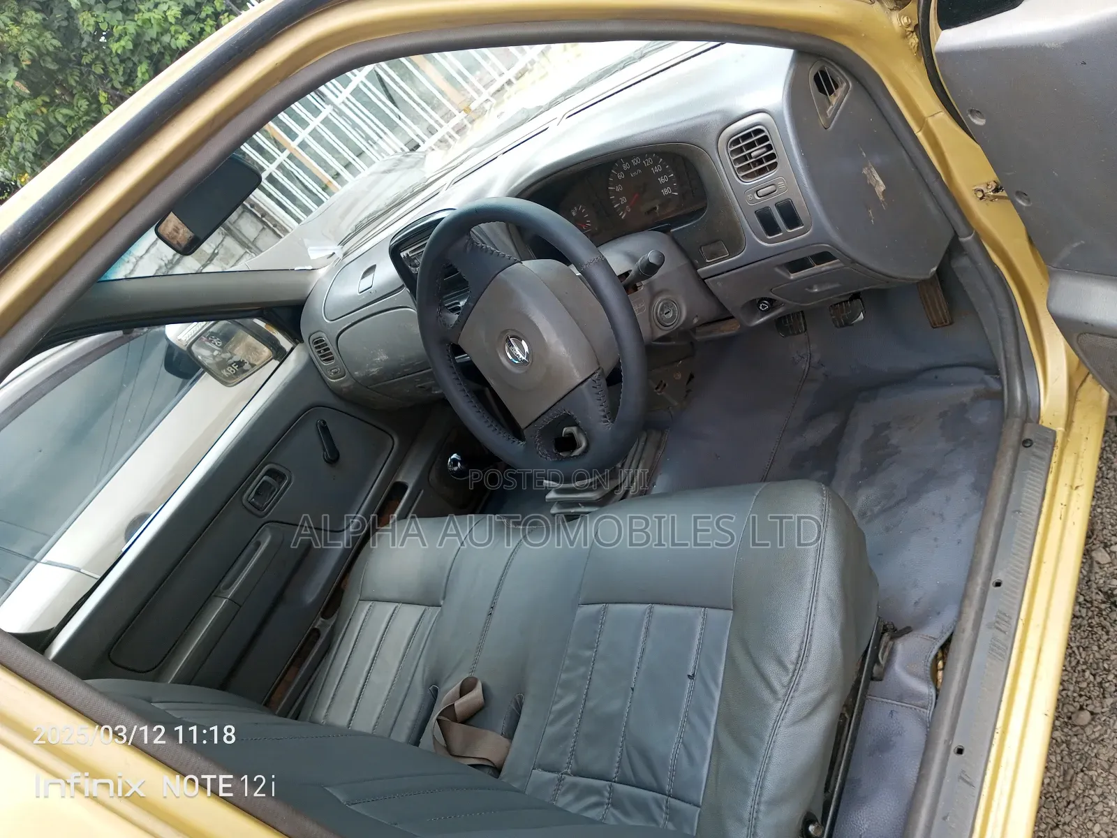 Nissan Hardbody 2008 Gold
