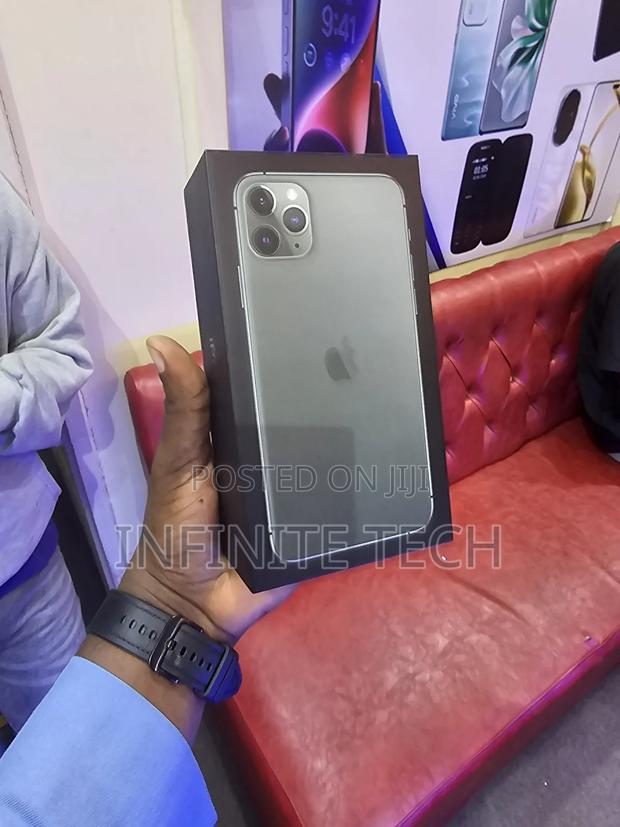 New Apple iPhone 11 Pro Max 512 GB Black - main view