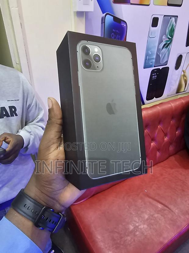 New Apple iPhone 11 Pro Max 512 GB Black - thumbnail 2