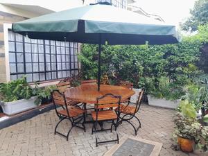 A Ssuperfluous Garden Umbrella Set ( Gazebo) 6 Seater