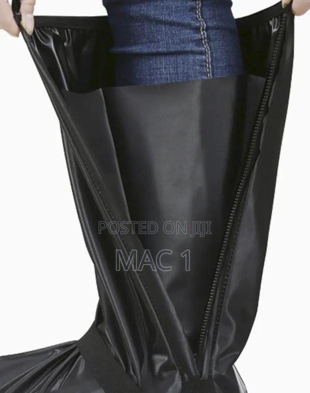 Waterproof Shoe Cover - thumbnail 2