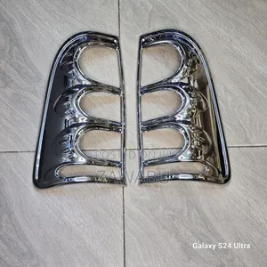 Taillight Chrome Vigo 05-11