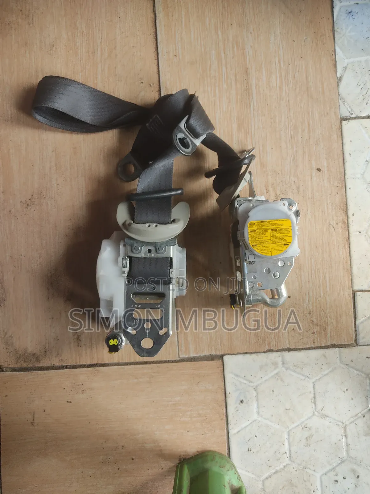 Toyota Premio 260 Front Seat Belts