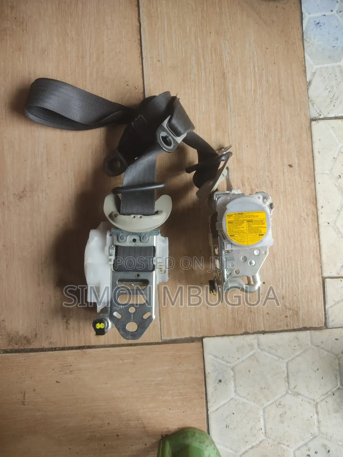 Toyota Premio 260 Front Seat Belts