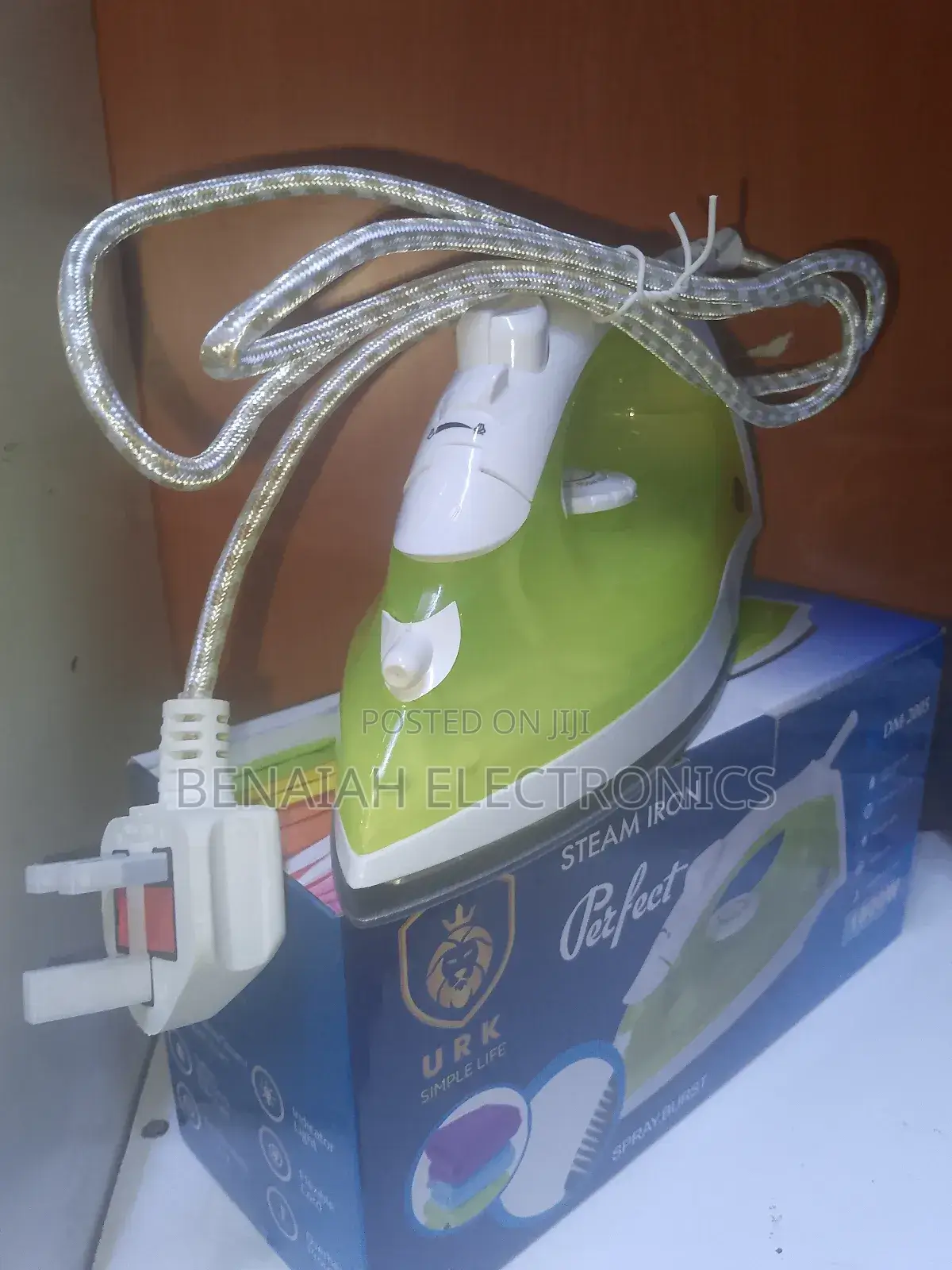 Iron Box.Urk Steam Iron Box