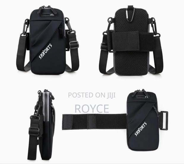 Sports Arm Phone Band - thumbnail 2