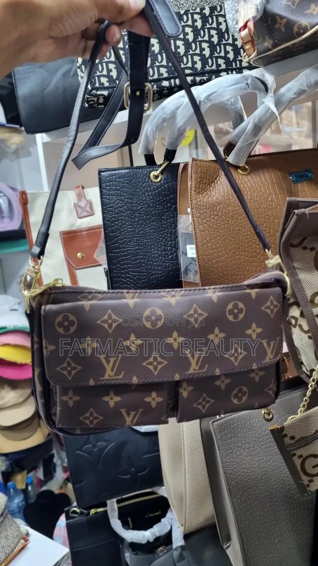 Louis Vuitton Shoulder Bag - thumbnail 2