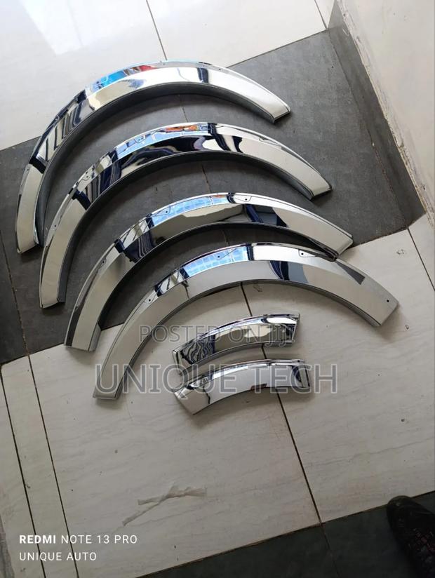 Toyota Hiace 7l/9l Chrome Fender Flares ( Sleek Stylish)