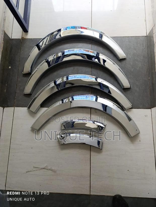 Universal Chrome Fender Flares for Toyota Hiace 7l/9l