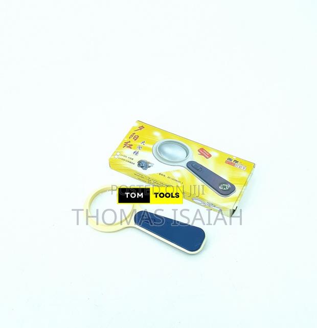 Hand Magnifying Glass With Ultra Bright Led Light - thumbnail 3