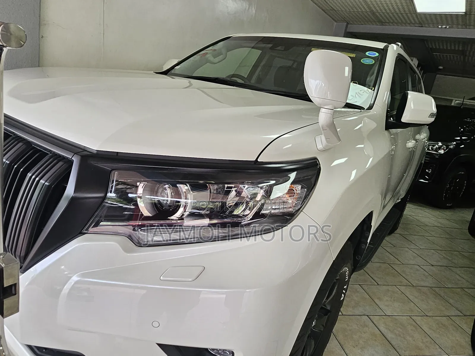 Toyota Land Cruiser Prado 2018 White